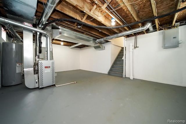 19327 Hardy Street, Livonia, MI 48152