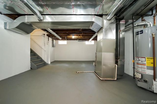 19327 Hardy Street, Livonia, MI 48152