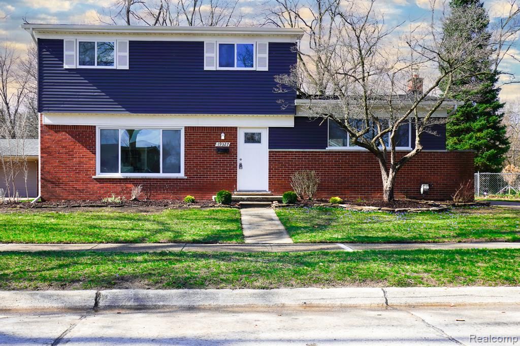 19327 Hardy Street, Livonia, MI 48152