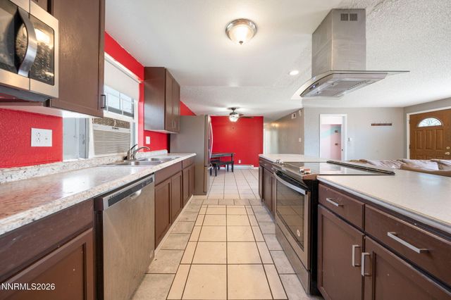 3590 Siskin Lane, Reno, NV 89508