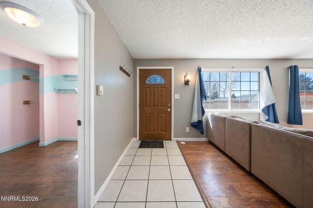 3590 Siskin Lane, Reno, NV 89508