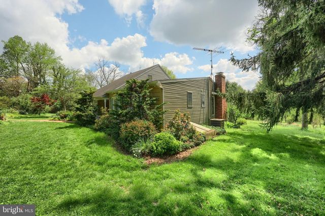 1974 YINGLING DR, Spring Grove, PA 17362