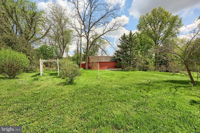 1974 YINGLING DR, Spring Grove, PA 17362