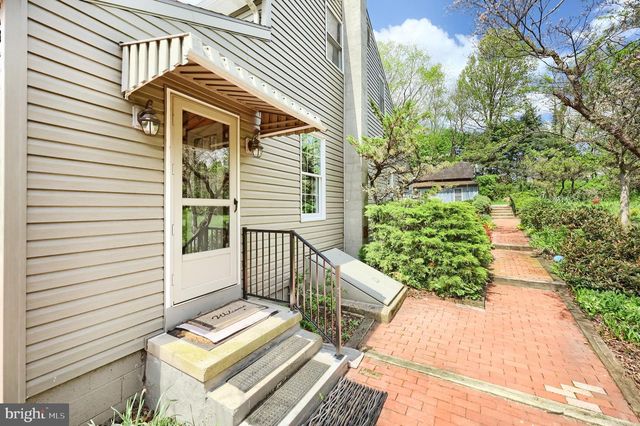 1974 YINGLING DR, Spring Grove, PA 17362