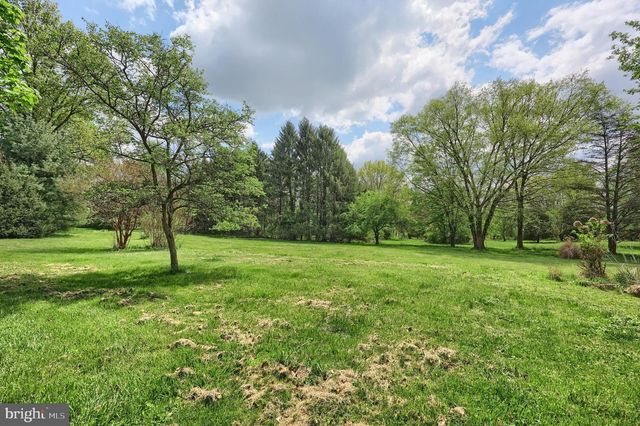 1974 YINGLING DR, Spring Grove, PA 17362
