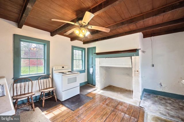1974 YINGLING DR, Spring Grove, PA 17362