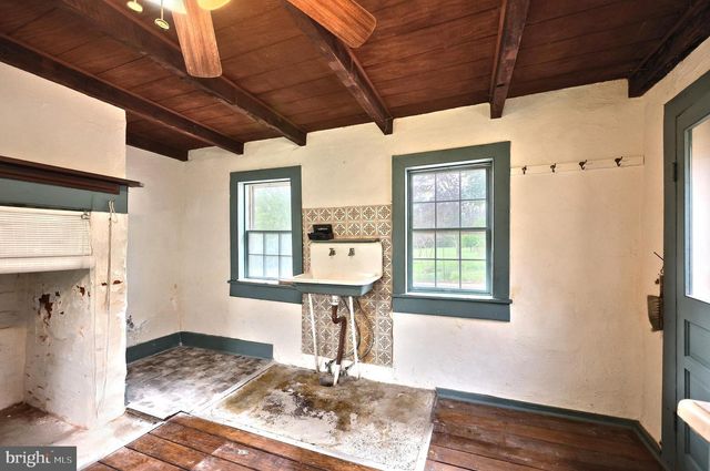 1974 YINGLING DR, Spring Grove, PA 17362