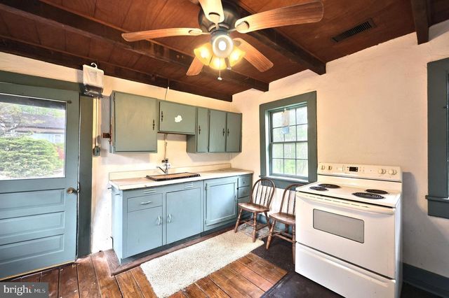 1974 YINGLING DR, Spring Grove, PA 17362