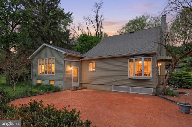 1974 YINGLING DR, Spring Grove, PA 17362