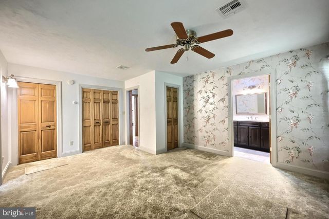 1974 YINGLING DR, Spring Grove, PA 17362