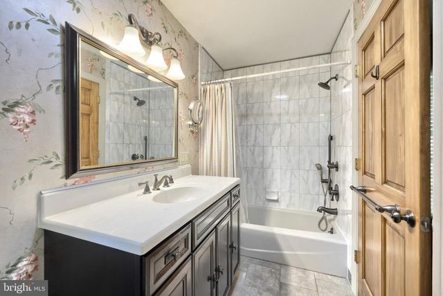 1974 YINGLING DR, Spring Grove, PA 17362