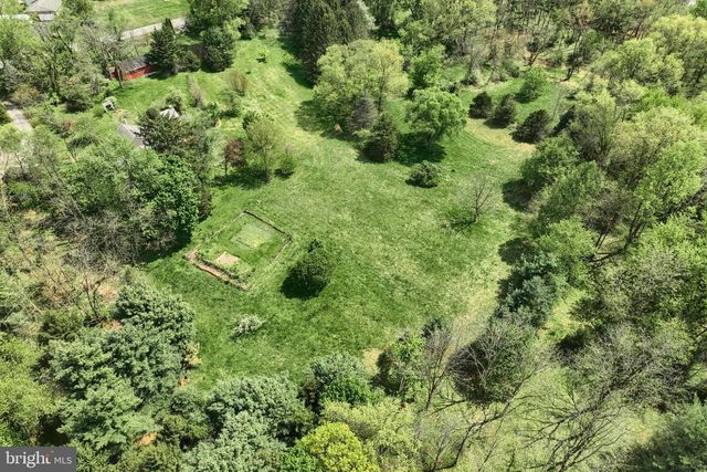 1974 YINGLING DR, Spring Grove, PA 17362