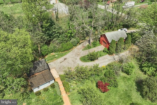 1974 YINGLING DR, Spring Grove, PA 17362