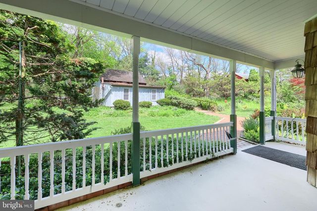 1974 YINGLING DR, Spring Grove, PA 17362