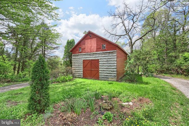 1974 YINGLING DR, Spring Grove, PA 17362