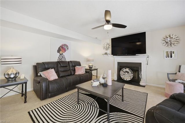 2794 Butternut DR, Hampton, VA 23666