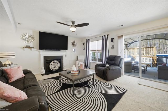 2794 Butternut DR, Hampton, VA 23666