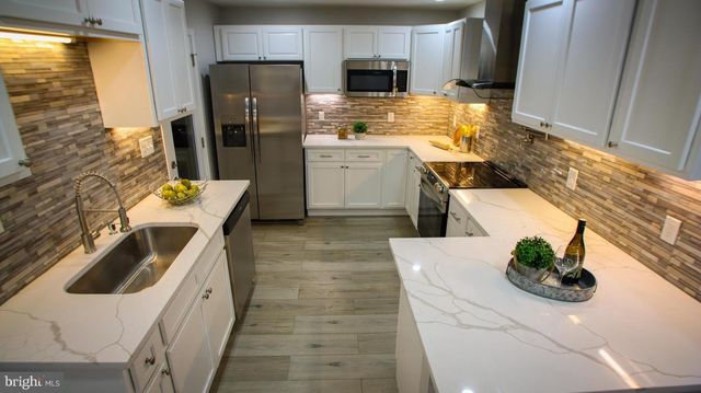 8821 W FORT FOOTE TER, Fort Washington, MD 20744