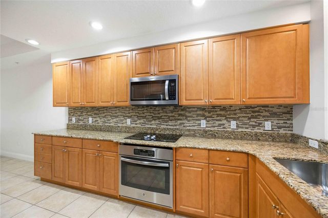606 RIVIERA DUNES WAY 302, Palmetto, FL 34221