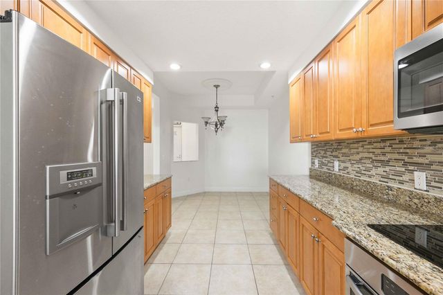 606 RIVIERA DUNES WAY 302, Palmetto, FL 34221
