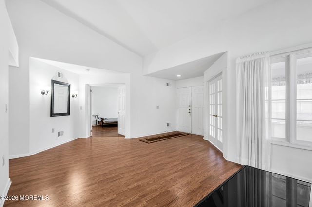 1013B Buckingham Drive, Manchester, NJ 08759