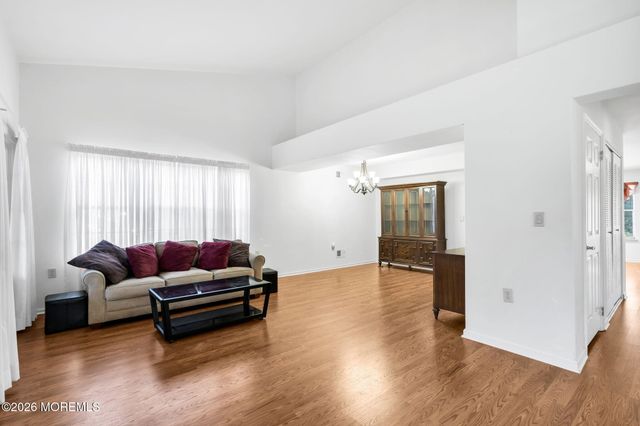 1013B Buckingham Drive, Manchester, NJ 08759