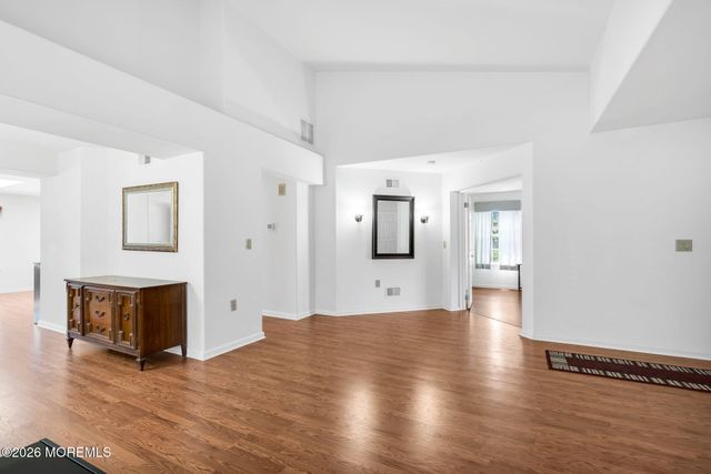 1013B Buckingham Drive, Manchester, NJ 08759