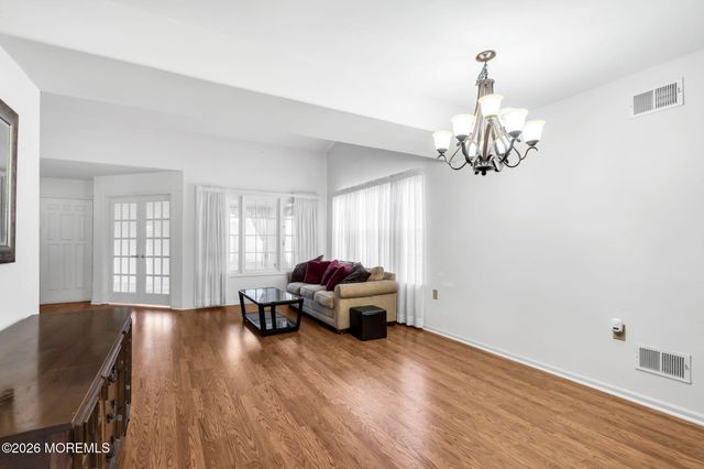 1013B Buckingham Drive, Manchester, NJ 08759