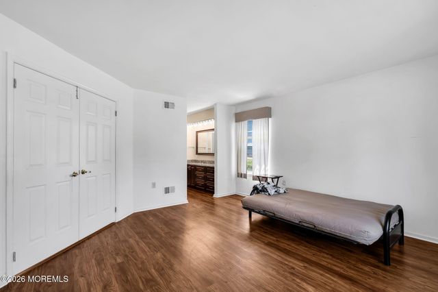 1013B Buckingham Drive, Manchester, NJ 08759