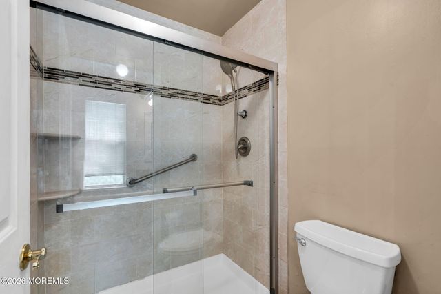 1013B Buckingham Drive, Manchester, NJ 08759