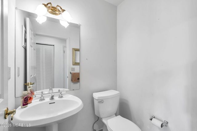 1013B Buckingham Drive, Manchester, NJ 08759