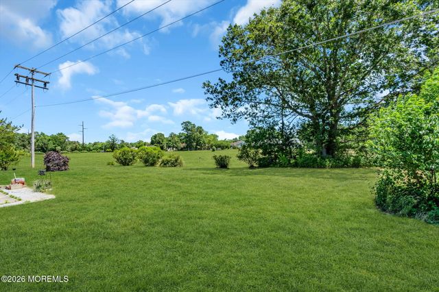 1013B Buckingham Drive, Manchester, NJ 08759