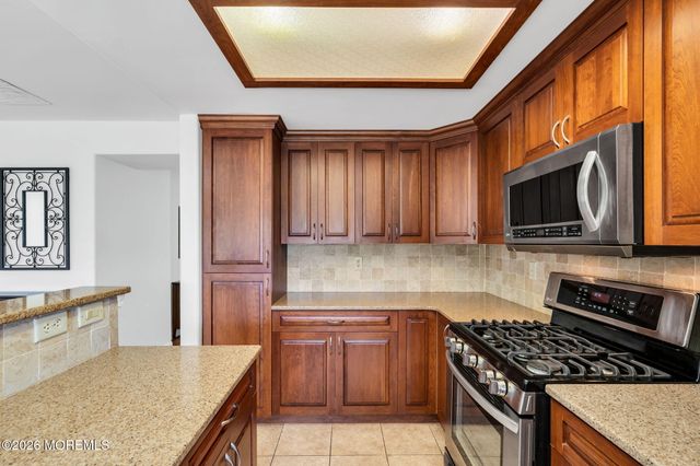 1013B Buckingham Drive, Manchester, NJ 08759