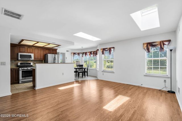 1013B Buckingham Drive, Manchester, NJ 08759