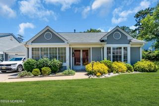 1013B Buckingham Drive, Manchester, NJ 08759