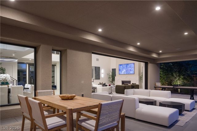 27 Cranberry Cove Court, Las Vegas, NV 89135