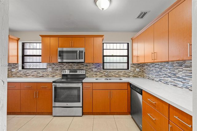 3220 E 8th Ave, Hialeah, FL 33013