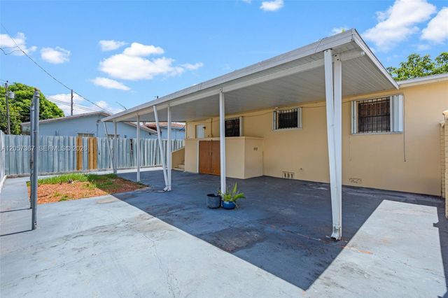 3220 E 8th Ave, Hialeah, FL 33013