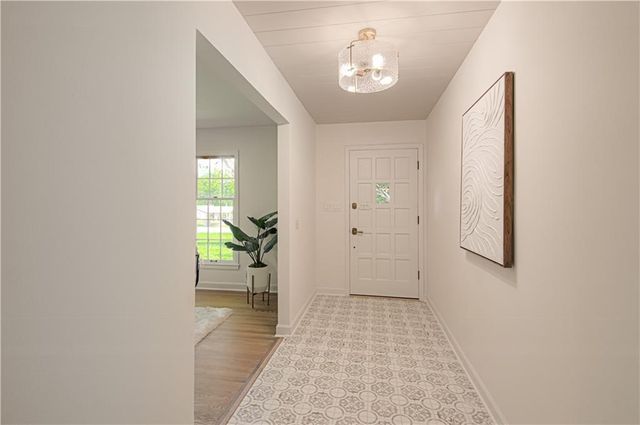 9827 Delmar Lane, Overland Park, KS 66207