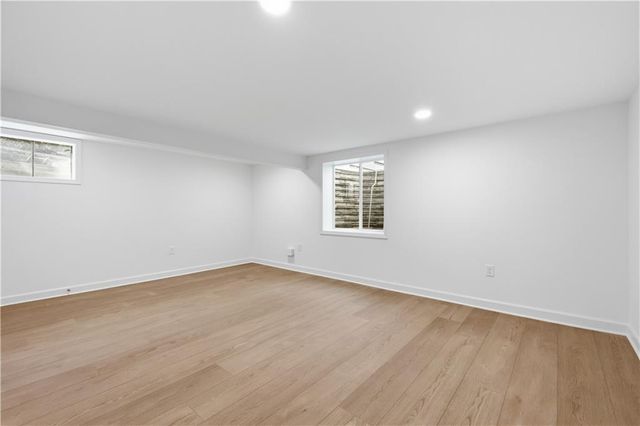 9827 Delmar Lane, Overland Park, KS 66207
