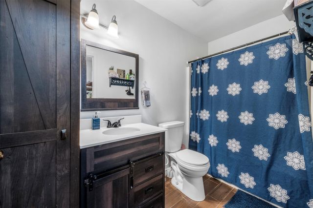 7010 Carter Avenue, Hitchcock, TX 77563