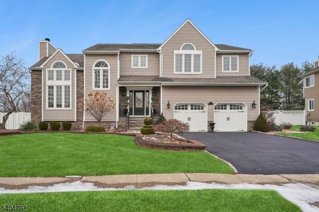 13 Crestmont Dr, Hillsborough Twp., NJ 08844