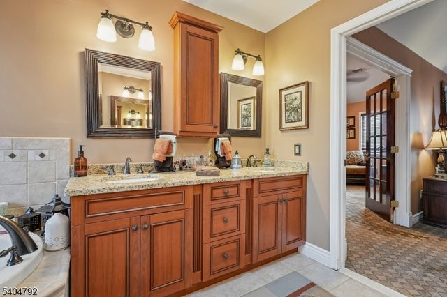 13 Crestmont Dr, Hillsborough Twp., NJ 08844