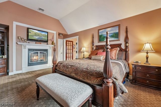 13 Crestmont Dr, Hillsborough Twp., NJ 08844