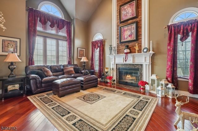 13 Crestmont Dr, Hillsborough Twp., NJ 08844