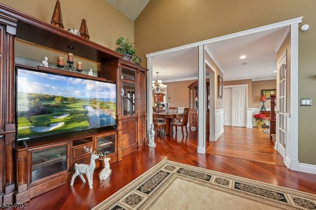 13 Crestmont Dr, Hillsborough Twp., NJ 08844