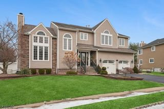 13 Crestmont Dr, Hillsborough Twp., NJ 08844