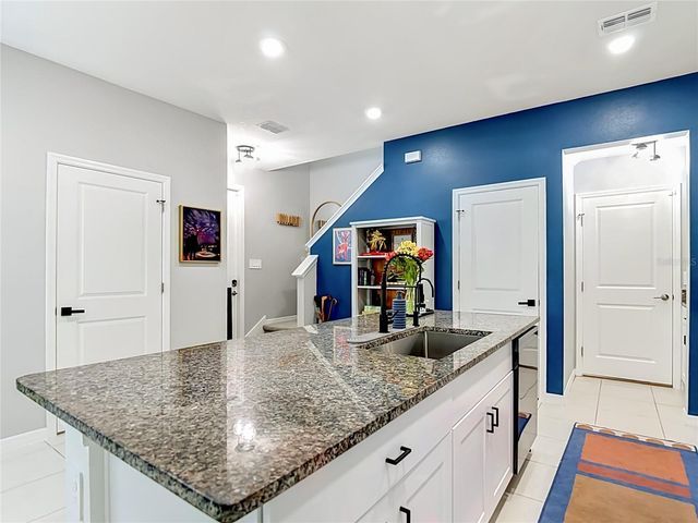 10801 FORT WHITE COURT, Tampa, FL 33647
