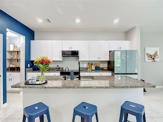 10801 FORT WHITE COURT, Tampa, FL 33647