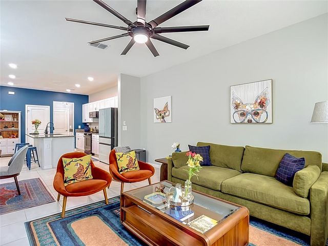 10801 FORT WHITE COURT, Tampa, FL 33647